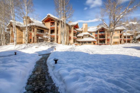 Champagne Lodge